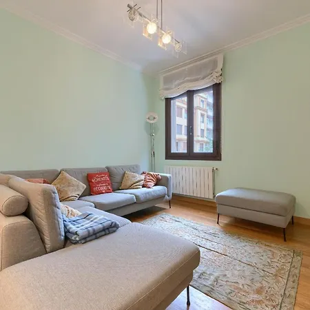 Encanto Y Confort En Calle Epalza - Tu Familia En El Corazón De Bilbau