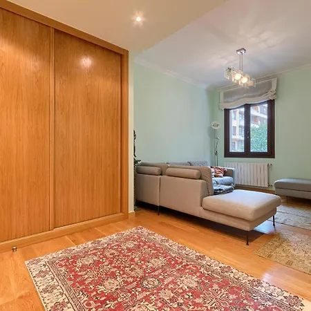 Encanto Y Confort En Calle Epalza - Tu Familia En El Corazón De