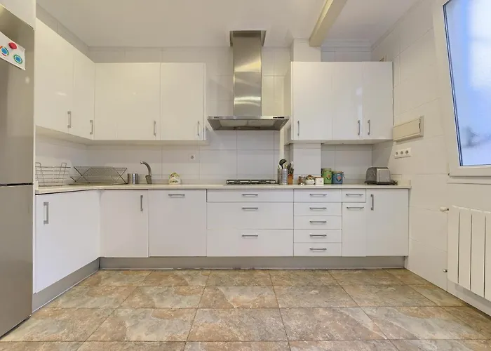 Encanto Y Confort En Calle Epalza - Tu Familia En El Corazon De Apartament