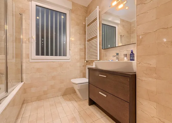 Encanto Y Confort En Calle Epalza - Tu Familia En El Corazon De Apartament Bilbao