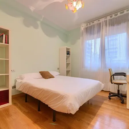 Encanto Y Confort En Calle Epalza - Tu Familia En El Corazón De